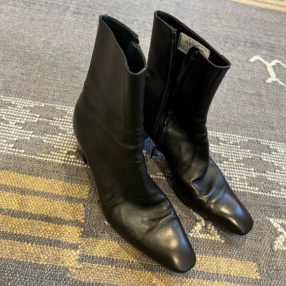 SAINT LAURENT
XIV Leather Chelsea Boots - Worn Twice - Picture 4 of 5